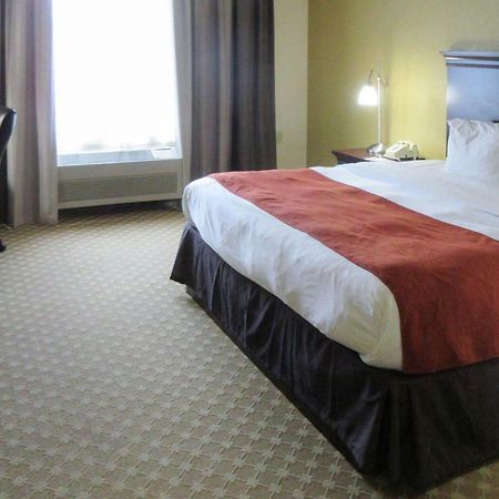 Quality Inn & Suites Александрия Экстерьер фото