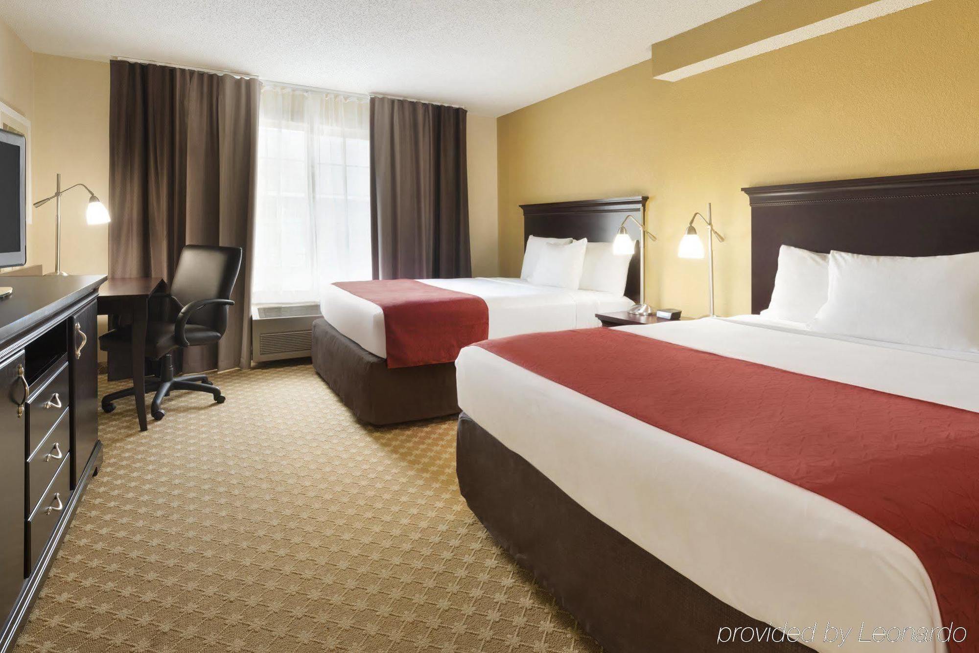 Quality Inn & Suites Александрия Экстерьер фото